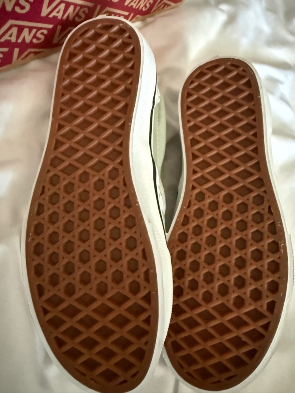 Vans Color Theory Checkerboard Slip-On in Olive Green & White - Picture 2 of 3